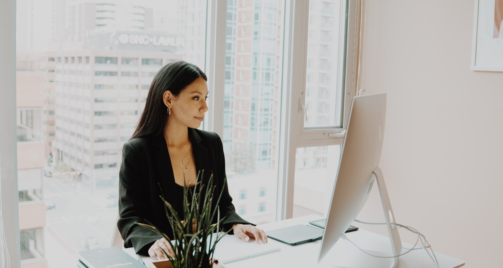 how-to-write-an-effective-cv-resume-woman-young-professional