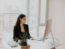 how-to-write-an-effective-cv-resume-woman-young-professional