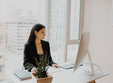 how-to-write-an-effective-cv-resume-woman-young-professional