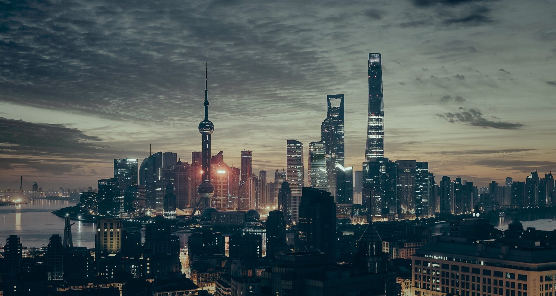 tips-about-commodity-trading-careers-shanghai-skyline